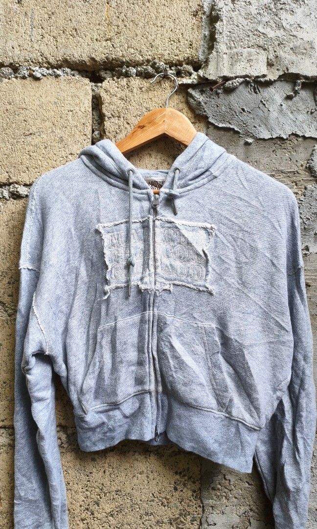 Marithe Girbaud Francois Cropped Hoodie (Category: Coats, Jackets and Outerwear) located in Toledo. Submitted by jsph.vncent (Listing ID 1465180954, Image 1). Description: 19W | 20L no issue 📍Cebu loc.
