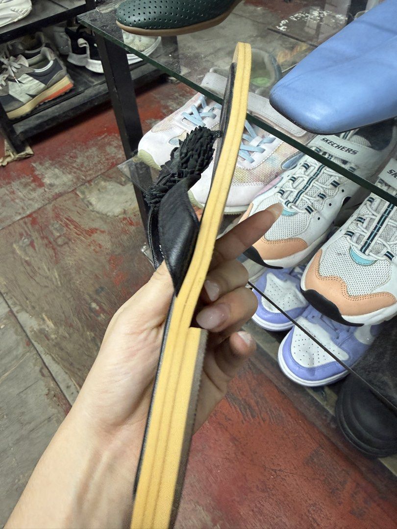 Marks & Spencer Black Thong Sandals with Flower (Category: Flats & Sandals) located in Abucay. Submitted by fastlion.584bdf (Listing ID 1465364023, Image 3). Description: .