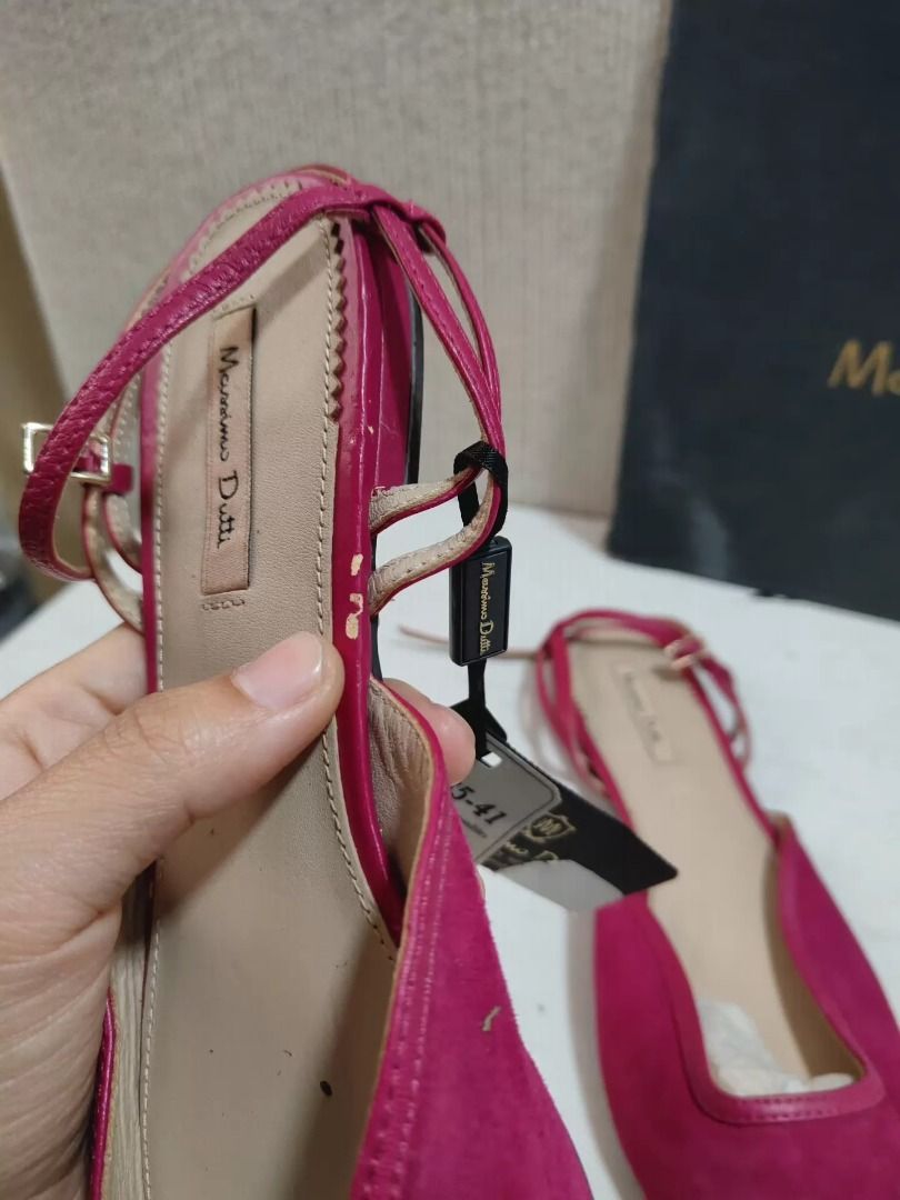Massimo Dutti Red Ballet Flats EU 36 (Category: Flats & Sandals) located in Paranaque City. Submitted by silverphoenix.00302e (Listing ID 1465251471, Image 3). Description: Massimo Dutti ballet flats. Color: Red. Material: Leather Size / stock: EU 36. Condition: New / unworn Disclosed issues: try-on marks; no original box. Source inventory; confirm current availability and condition before ordering..