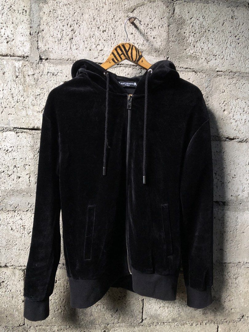 MASTERMIND VELOUR JACKET (Category: Coats, Jackets and Outerwear) located in Caloocan City. Submitted by papi_chulo199x (Listing ID 1465220830, Image 1). Description: MASTERMIND VELVET JACKET Medium on tag 27x21 color rate 9 condition 9 issue lace lints .