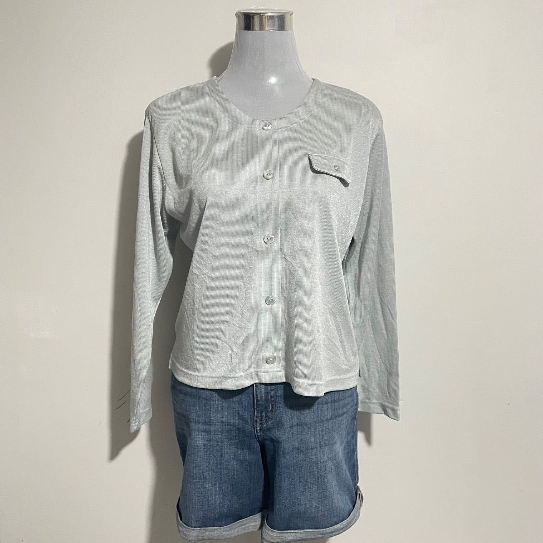Medium Classy Longsleeves (Category: Longsleeves) located in Bacolor. Submitted by chicn_classy (Listing ID 1465245001, Image 1). Description: .