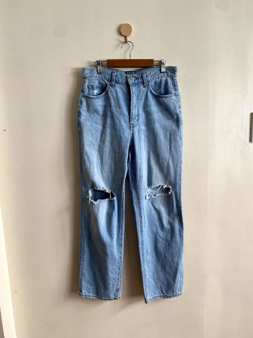 Medium GU Distressed Straight Jeans (Category: Jeans) located in Castillejos. Submitted by lalainecloset22 (Listing ID 1465241371, Image 3). Description: - Brand: GU - Style: Distressed Straight Jeans - Size: M (EU 38 / UK 10 / US 26) - Color: Medium wash blue - Design: Straight-cut leg with stylish knee distress details - Condition: 7/10 good pre-loved condition.