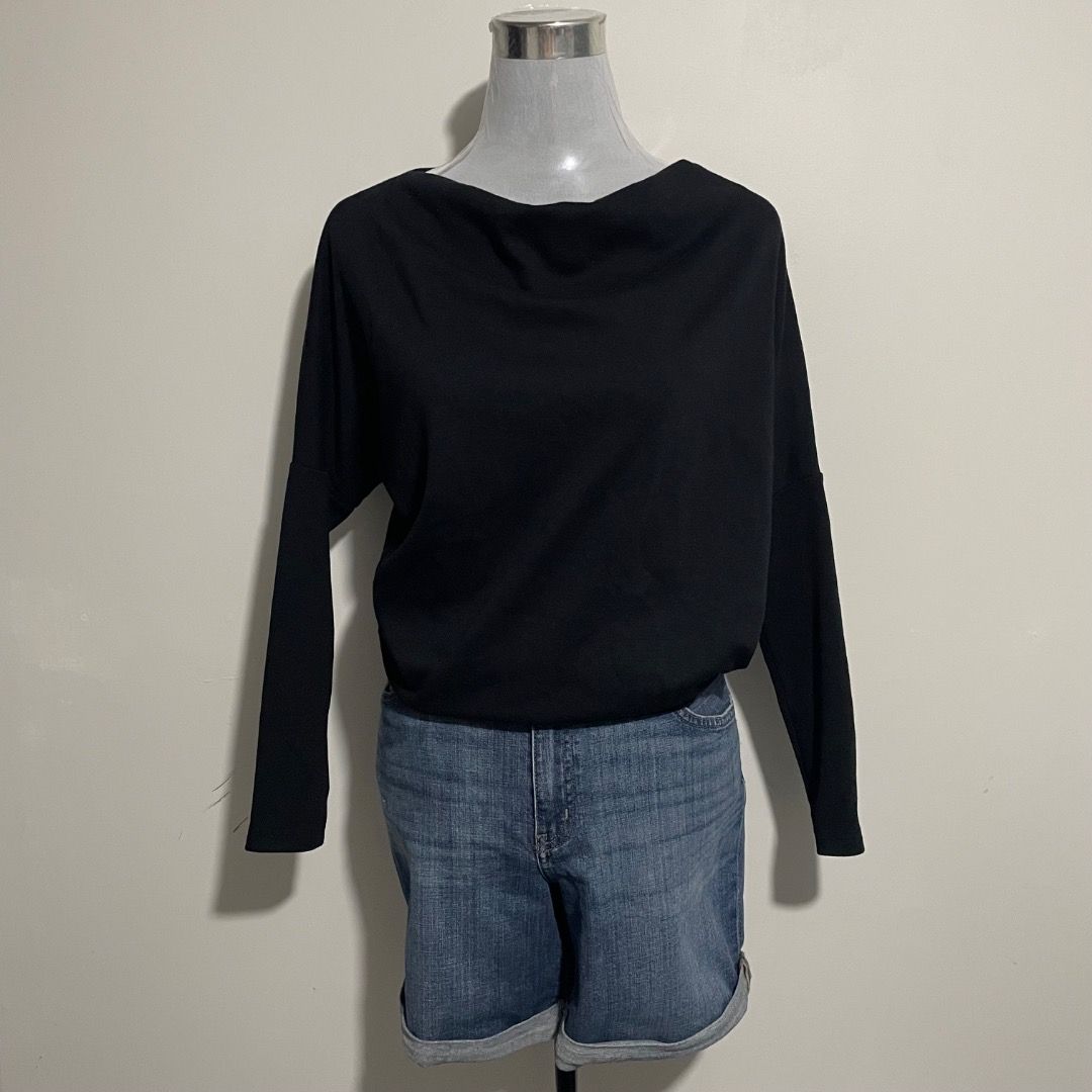 Medium Moussy Longsleeves (Category: Longsleeves) located in Bacolor. Submitted by chicn_classy (Listing ID 1465246268, Image 1). Description: .