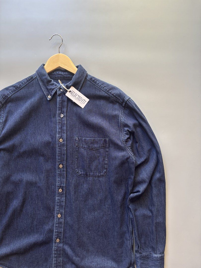 Men’s Uniqlo Denim Longsleeve (Category: Activewear) located in Cebu City. Submitted by clylejavan060400 (Listing ID 1465213400, Image 3). Description: Men’s Uniqlo Denim Longsleeve ▪️Size Large ▪️Width 22 ▪️Length 29 ▪️Like new ▪️No issue.