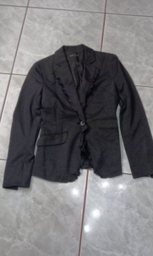 M.F Editorial Gray Textured Ruffled Blazer Jacket Small Single-Button (Category: Coats, Jackets and Outerwear) located in Bacoor. Submitted by aithriftcloset (Listing ID 1465232650, Image 3). Description: NOTE: ALL WERE ACTUAL PHOTOS Code: Plain but Cozy 👌🏆M.F Editorial Gray Textured Ruffled Blazer Jacket Small Single-Button ✨️Product Overview 🏷Brand: M.F Editorial 📐Size: Small (S) 🎨Color: Heather Gray 🧵Fabric: Premium polyester blend with 