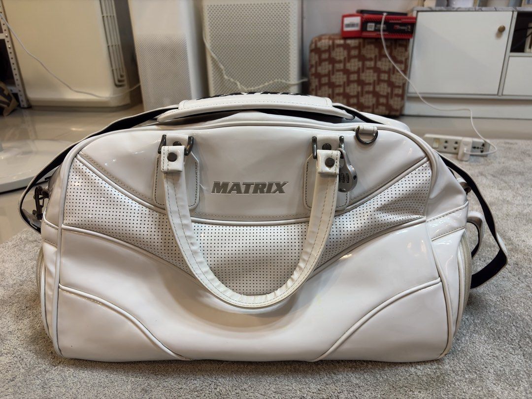 MFS Golf Matrix Boston Bag (White) (Category: Golf) located in Santa Cruz, Pampanga. Submitted by fastmountain-b80bbc (Listing ID 1465313310, Image 1). Description: Condition: Very good condition. Inclusions: Kumpleto kasama ang Matrix shoulder strap. • Features: May hiwalay na lagayan ng sapatos (shoe compartment) sa gilid at bulsa para sa accessories sa kabilang panig. Napakalinis at presentable. LUBAO PAMPANGA PM FOR INQUIRY .