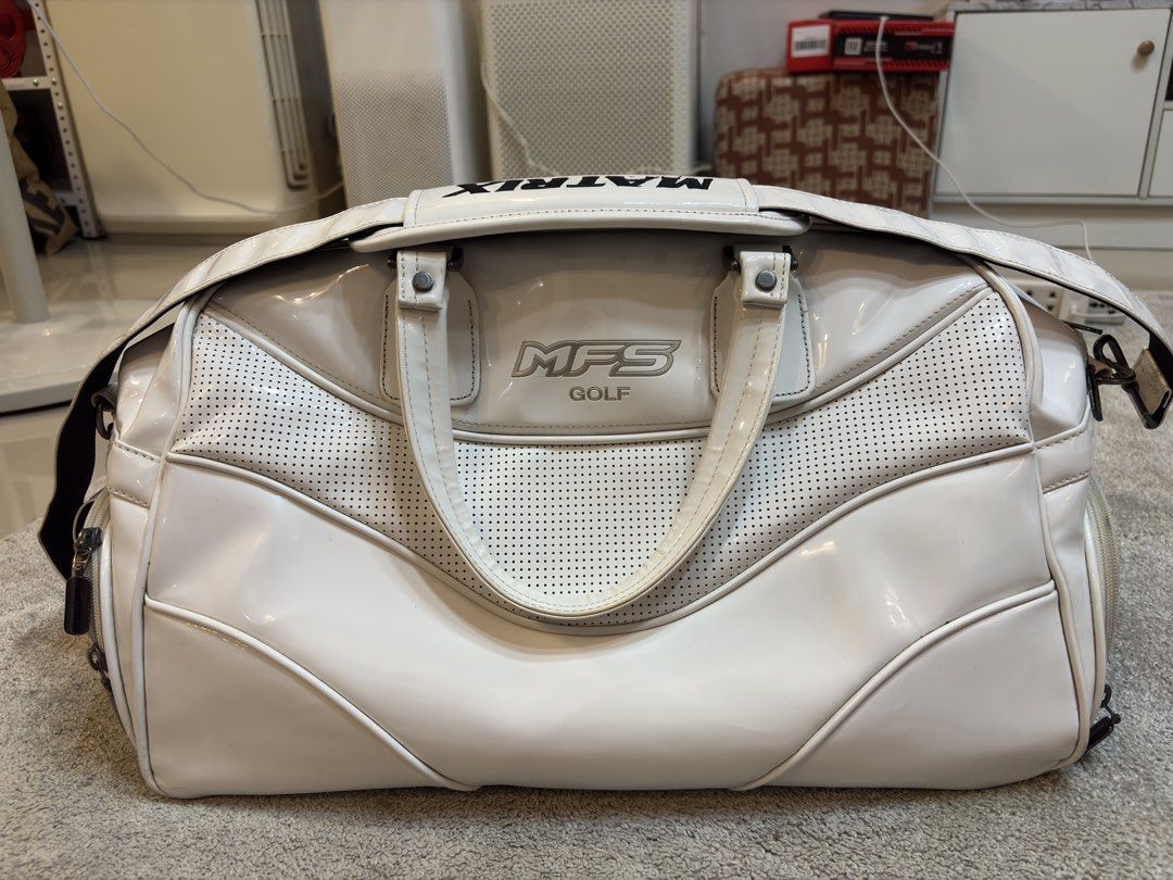 MFS Golf Matrix Boston Bag (White) (Category: Golf) located in Santa Cruz, Pampanga. Submitted by fastmountain-b80bbc (Listing ID 1465313310, Image 3). Description: Condition: Very good condition. Inclusions: Kumpleto kasama ang Matrix shoulder strap. • Features: May hiwalay na lagayan ng sapatos (shoe compartment) sa gilid at bulsa para sa accessories sa kabilang panig. Napakalinis at presentable. LUBAO PAMPANGA PM FOR INQUIRY .