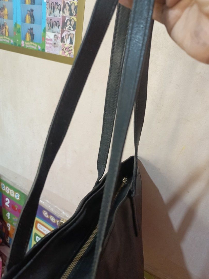 Michael kors (Category: Shoulder Bags) located in Manila. Submitted by del_thrifts03 (Listing ID 1465367107, Image 3). Description: .