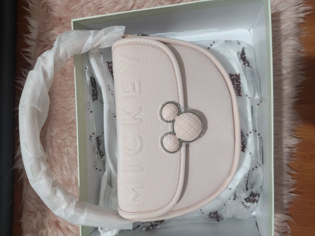 Mickey Bags (Category: Cross-body Bags) located in Valenzuela. Submitted by mayeng29 (Listing ID 1465234233, Image 3). Description: .