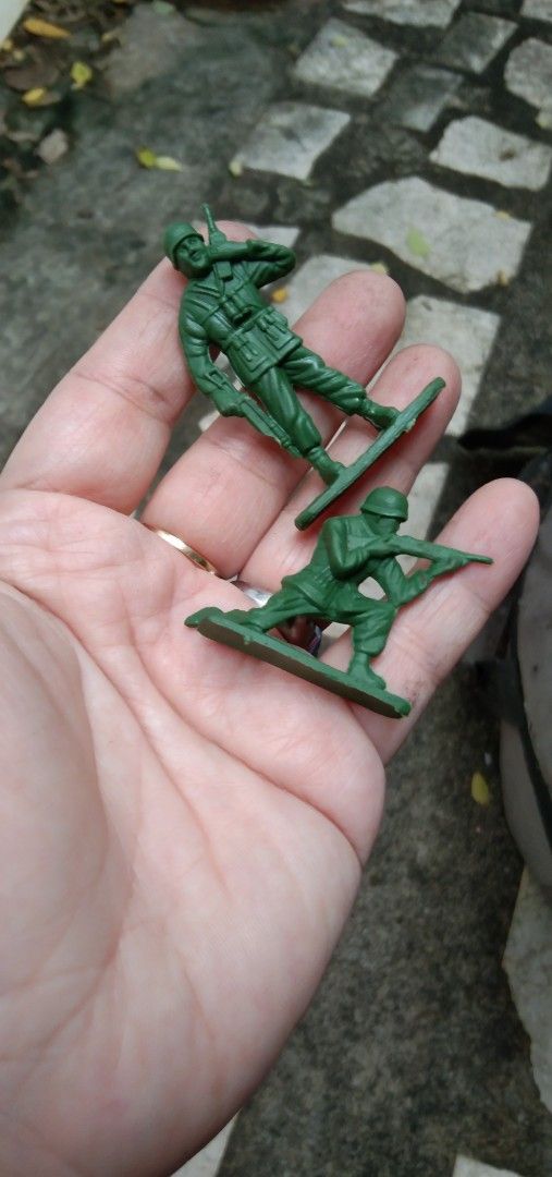 Mini toys with army (Category: Kids Toys) located in Quezon City. Submitted by eidorableshop (Listing ID 1465206225, Image 2). Description: .