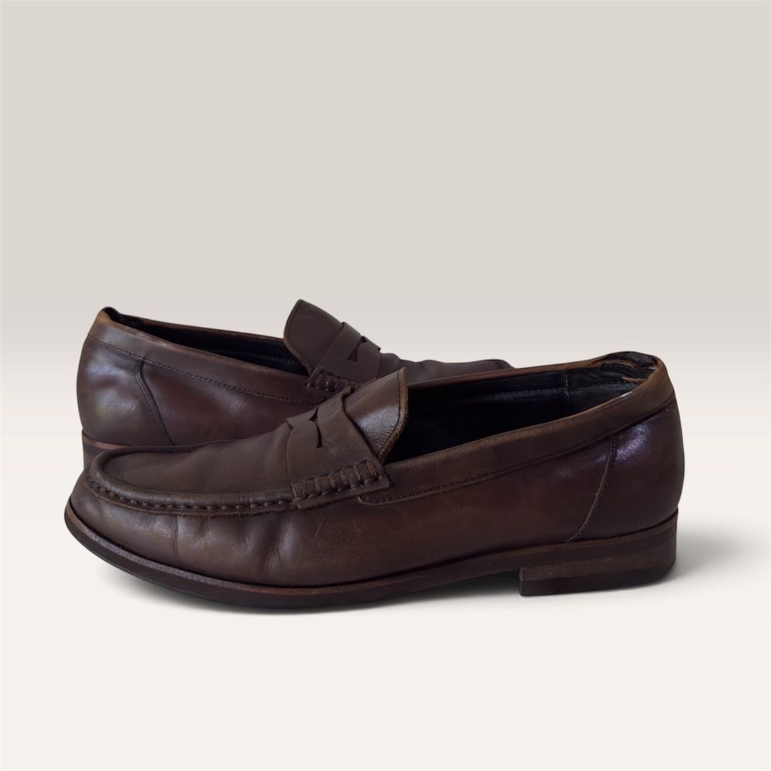 MISOPE Men Brown Leather Penny Loafer Size 41 (Category: Dress Shoes) located in Cagayan de Oro. Submitted by caspian_thrift (Listing ID 1465193996, Image 2). Description: - Brand: Misope - Style: Classic slip-on penny loafers - Color: Rich dark brown - Size: 41 - Condition: Pre-owned with visible natural leather creasing, normal wear on soles and lining. you can see the issue in last pic.