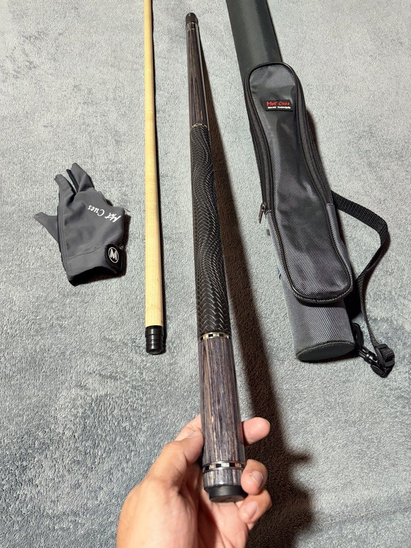 Mit Cue hyper hybrid series (gray) (Category: Billiards and Bowling) located in Manila. Submitted by kyle.cc (Listing ID 1465286511, Image 3). Description: FS! Mit Cue hyper hybrid series (gray) - Makinis ang butt minimal to none scratches due to usage pwede sa maselan - Stock tip - Stock ferrule - Pro taper 12.5mm - Stock grip - 19oz weight - Radial - Roll straight Issue: may mini dent sa shaft fixable naman Freebies: mitcue joint protector, mit