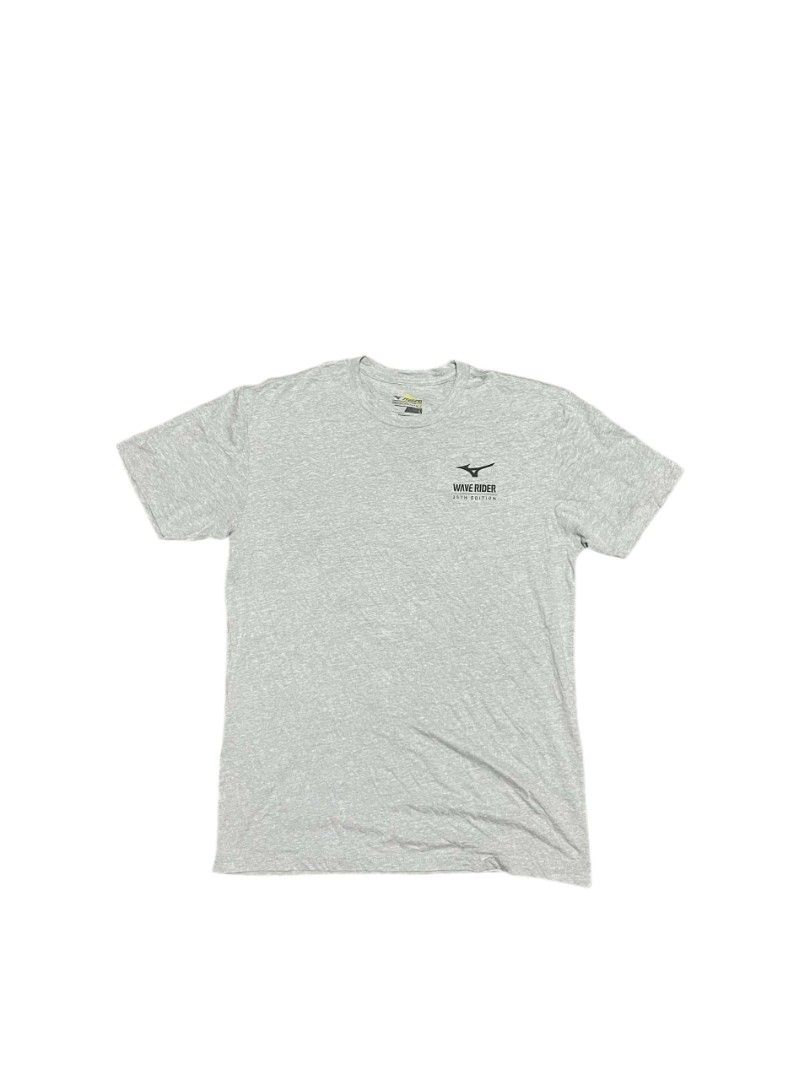 Mizuno 25TH Edition (Category: Tshirts & Polo Shirts ) located in Bacolod City. Submitted by squarer00ts (Listing ID 1465344017, Image 1). Description: Mizuno 25TH Edition •Size on tag: Large •Dimension: Width 20.5 × Length 28 •Need wash.