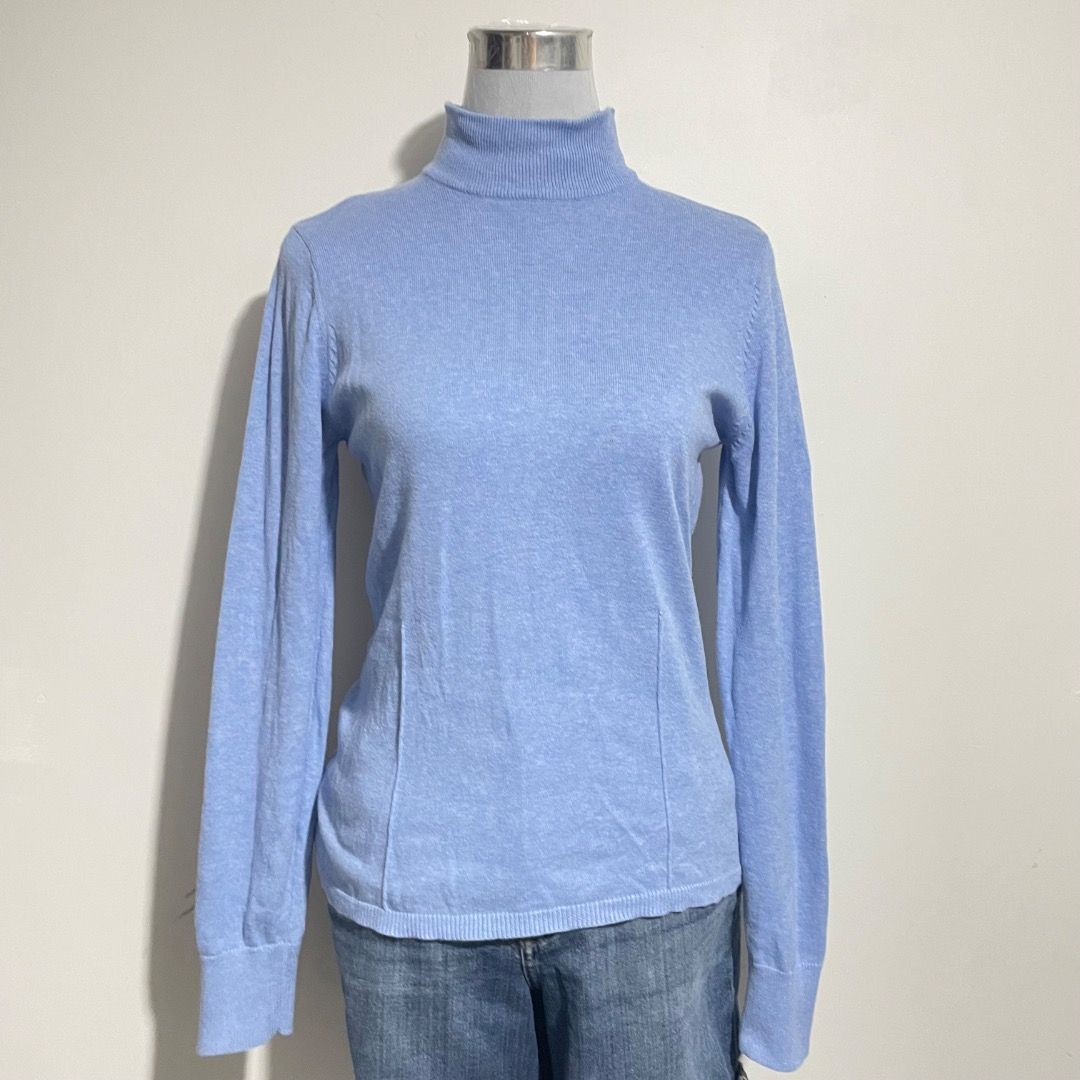 M-L Skyblue Turtleneck Knitted Longsleeves (Category: Longsleeves) located in Bacolor. Submitted by chicn_classy (Listing ID 1465190652, Image 2). Description: .