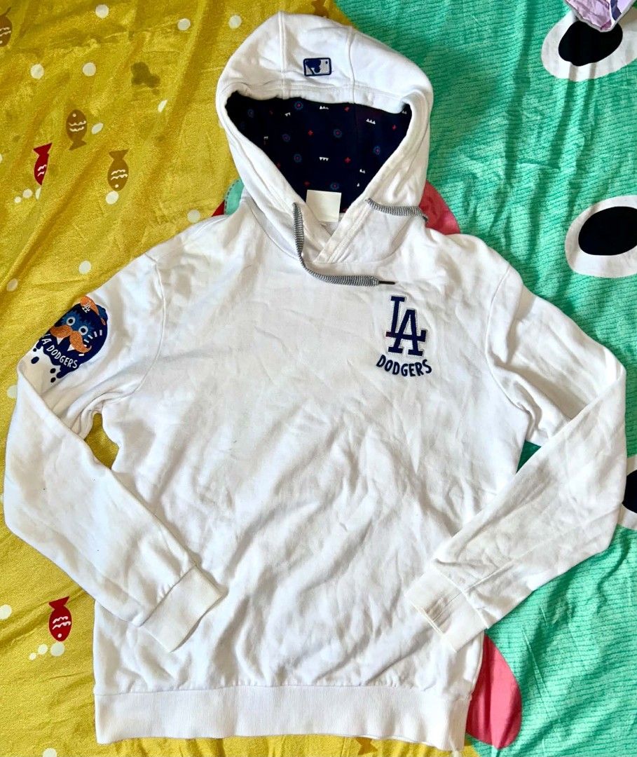 MLB LA Dodgers (Category: Hoodies) located in Cebu City. Submitted by chrismark.cavan11 (Listing ID 1465293386, Image 1). Description: - LA Dodgers - Pullover hoodie - Medium - 22x27 - Good condition.
