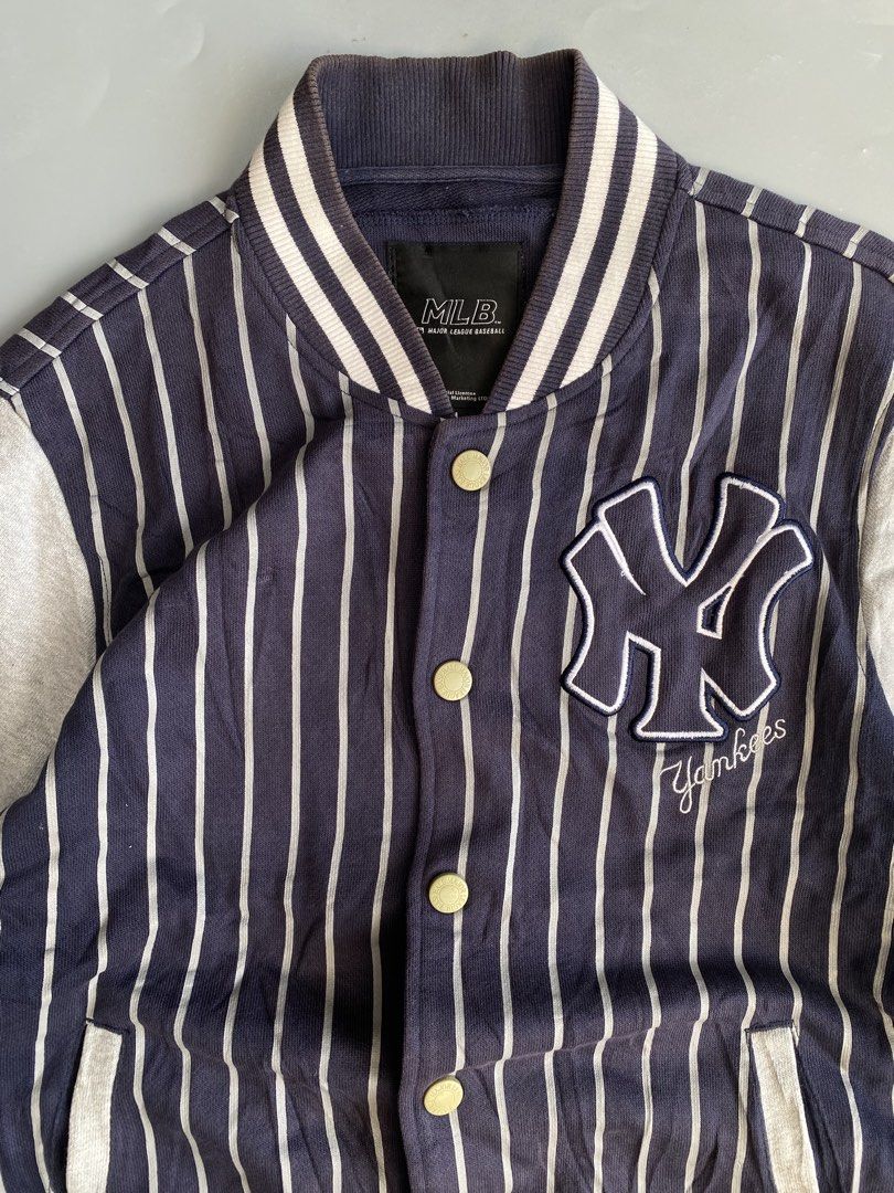 MLB New York Yankees Varsity Jacket (Category: Coats, Jackets and Outerwear) located in Lipa City. Submitted by local-drip-source (Listing ID 1465312339, Image 2). Description: .