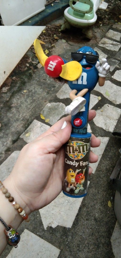 Mm fan (Category: Other Merchandise) located in Quezon City. Submitted by eidorableshop (Listing ID 1465195861, Image 1). Description: .