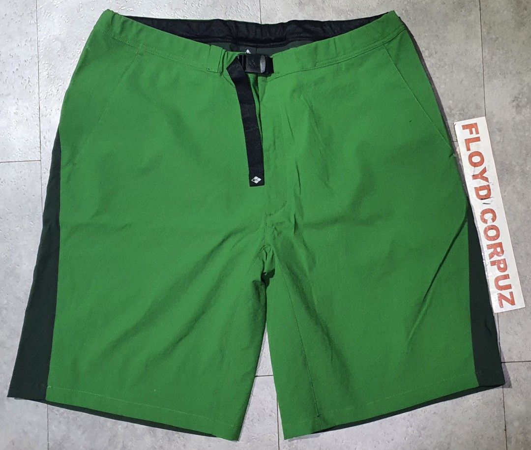 Montbell Green Shorts XL (Category: Shorts) located in Laoag. Submitted by floydg_corpuz22 (Listing ID 1465328169, Image 1). Description: Montbell shorts in bright green with dark contrast side panels. Size XL. Built-in adjustable web belt with buckle closure. Nylon and polyurethane blend fabric with ripstop texture. Made in Vietnam, style number 1105670. Machine washable care instructions inside. Montbell Xl 34 x 20 Excellent 350+sf.
