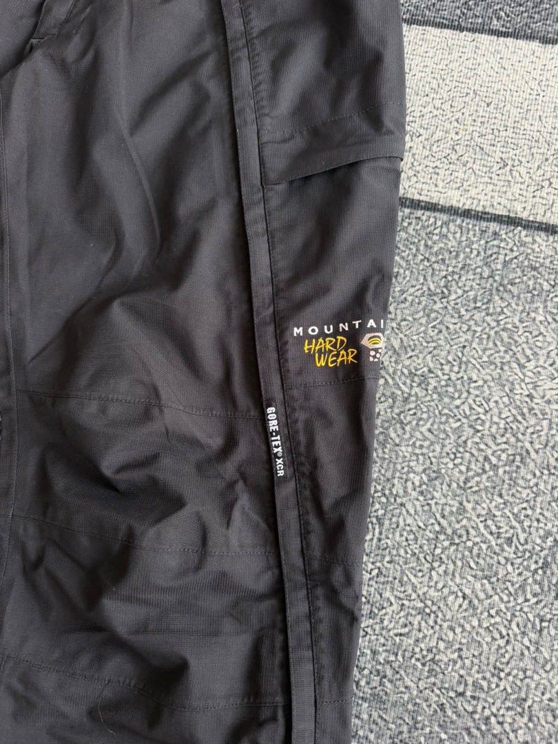 Mountain Hardware Goretex Moutain pants (Category: Hiking & Camping) located in Iloilo. Submitted by bunitoapparel_v2 (Listing ID 1465379825, Image 3). Description: Waist 34-36 Length 41 Good as new No flaws .