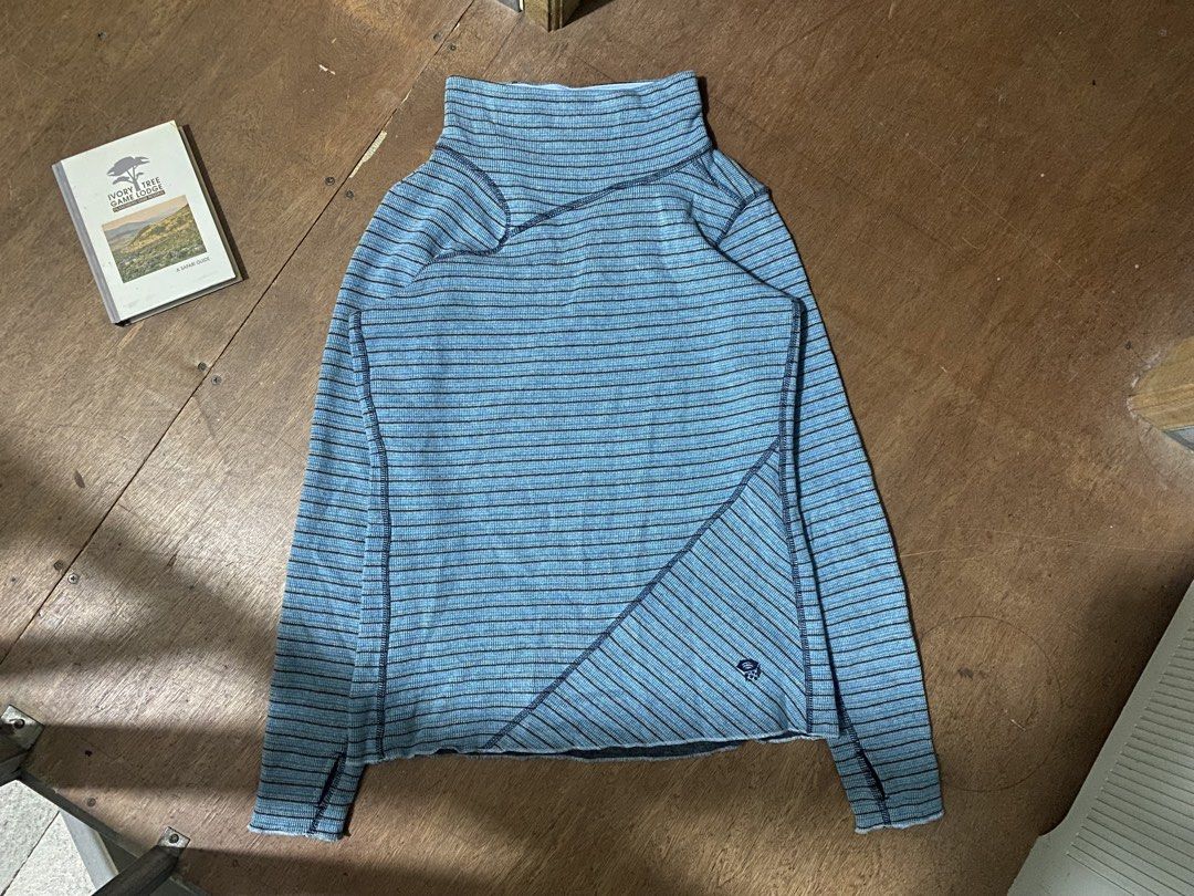 Mountain Hardware Longsleeve (Category: Coats, Jackets and Outerwear) located in Santa Rosa. Submitted by vicchamp (Listing ID 1465230160, Image 1). Description: .