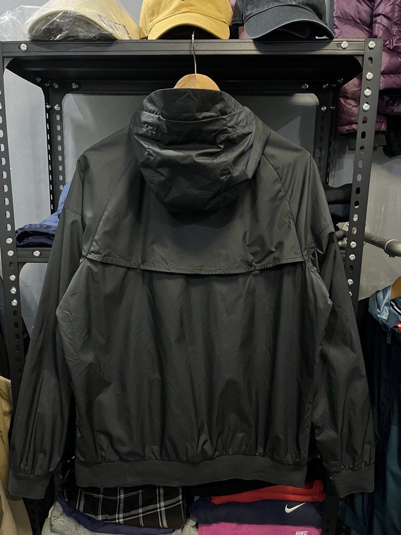 N I K E Windrunner Woven Jacket (Category: Coats, Jackets and Outerwear) located in Baliuag. Submitted by TOCThrift (Listing ID 1465249015, Image 2). Description: N I K E Windrunner Woven Jacket Size L on tag 23 width x 28 Length L-XL mens fit Excellent to new No issue 1280 + SF Baliwag, Bulacan.