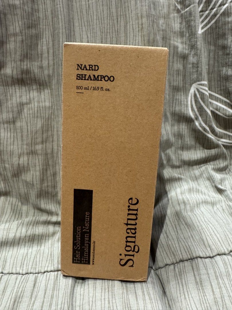 Nard Shampoo Signature 500 mL (Category: Hair) located in Navotas City. Submitted by tealpill27 (Listing ID 1465284987, Image 1). Description: As an impulsive buyer traveling abroad, let’s share some of the items I bought! Inquiries and offers are welcome and free! 📩 .