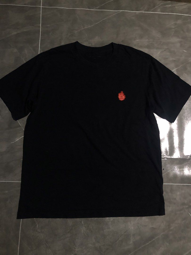 NARUTO mullet tee (rocklee) (Category: Activewear) located in Manila. Submitted by buksthrifthing (Listing ID 1465212138, Image 2). Description: 23 by 29 Large to xL No issue Excellent condition.