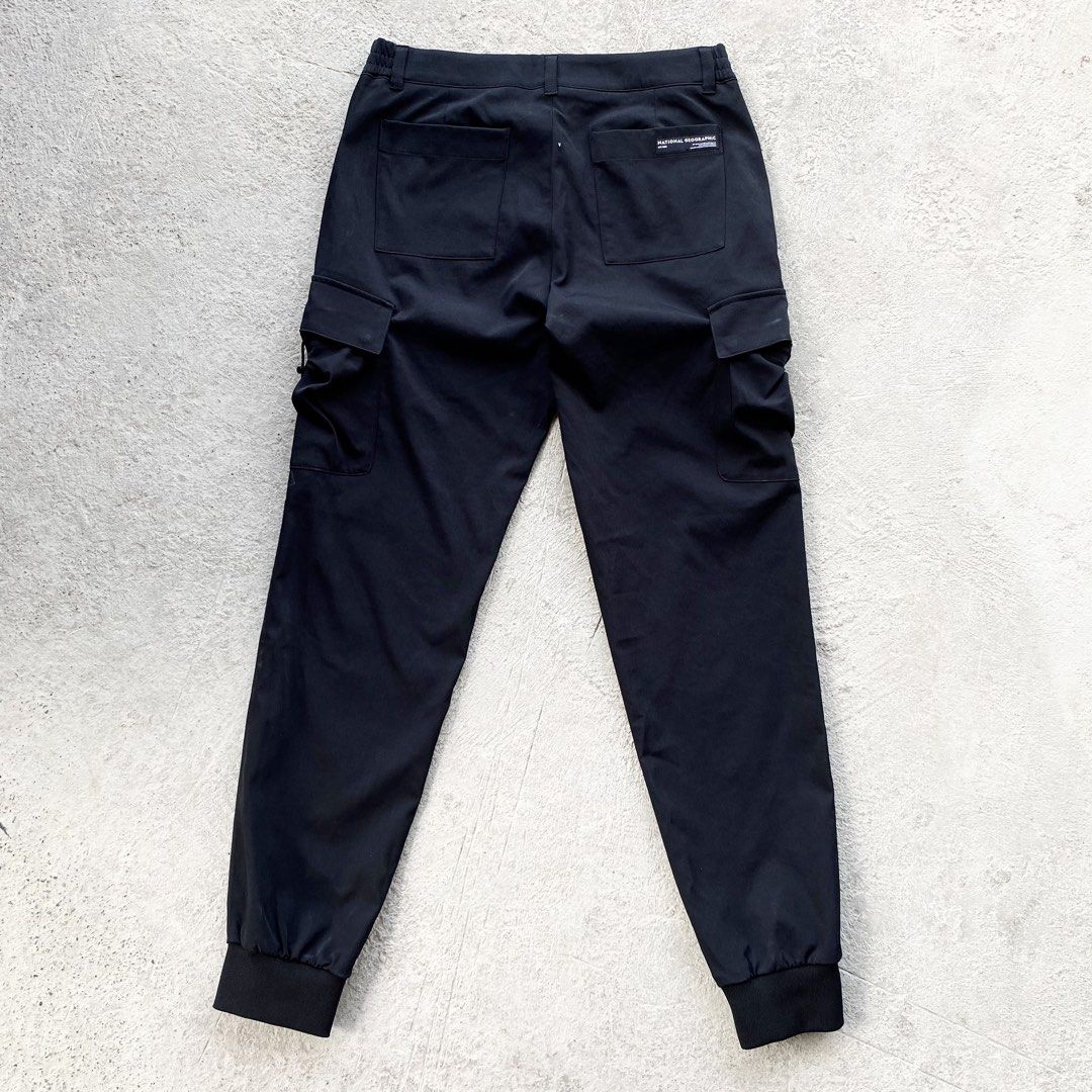National Geographic Cargo Pants Black (Category: Activewear) located in Manila. Submitted by thrift3006 (Listing ID 1465298219, Image 3). Description: National Geographic Cargo Pants Black - Size 30-32w 38L No issue Excellent condition ₱1,580+sf only🏷️ Loc baliwag bulacan 📍 Pm 📩.