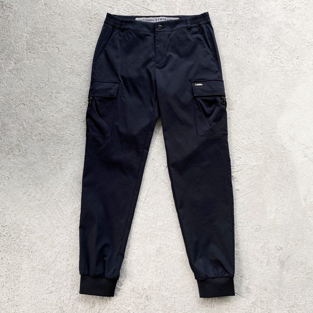 National Geographic Cargo Pants Black (Category: Activewear) located in Manila. Submitted by thrift3006 (Listing ID 1465298219, Image 2). Description: National Geographic Cargo Pants Black - Size 30-32w 38L No issue Excellent condition ₱1,580+sf only🏷️ Loc baliwag bulacan 📍 Pm 📩.