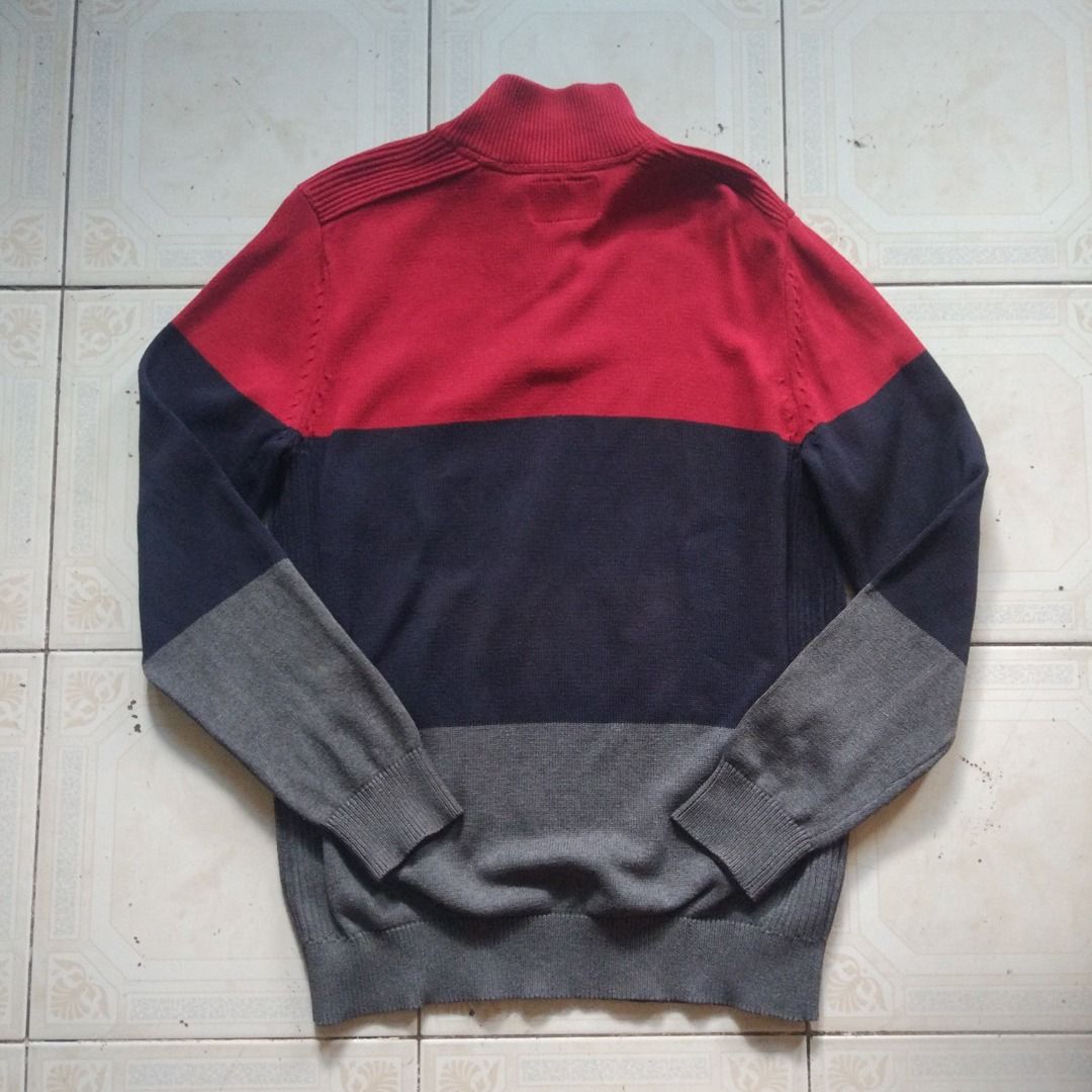 Nautica Quarter Zip Shirt M (Category: Formal Shirts) located in Pasay City. Submitted by denimdude.ph (Listing ID 1465261368, Image 2). Description: light fading at the back but not noticeable, last pic.