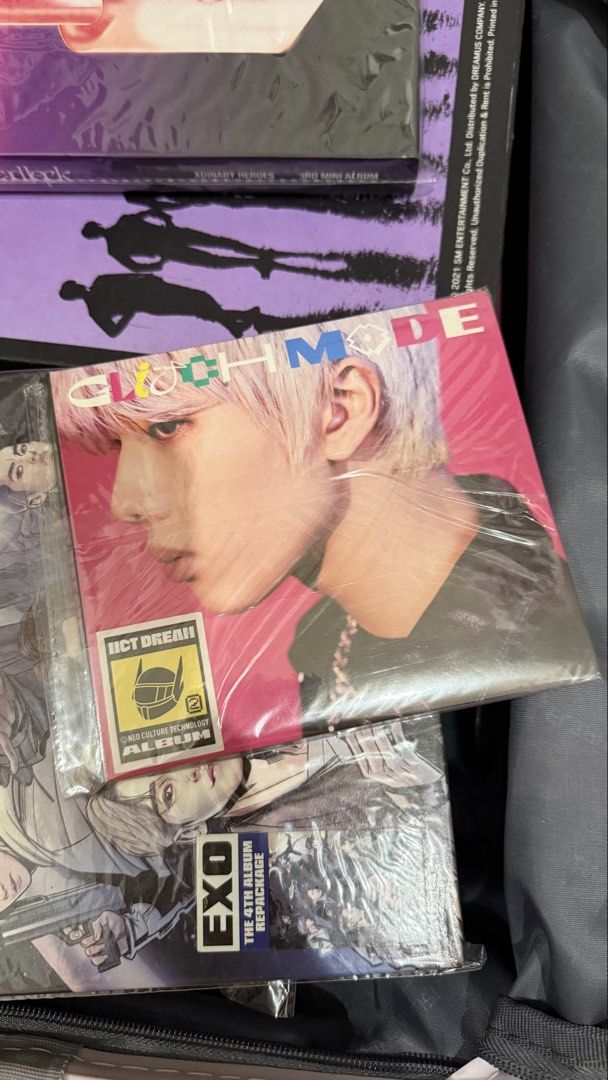 NCT DREAM Glitch Mode Album (Category: CDs & DVDs) located in Meycauayan. Submitted by j1hyukc (Listing ID 1465251163, Image 1). Description: no photocard .