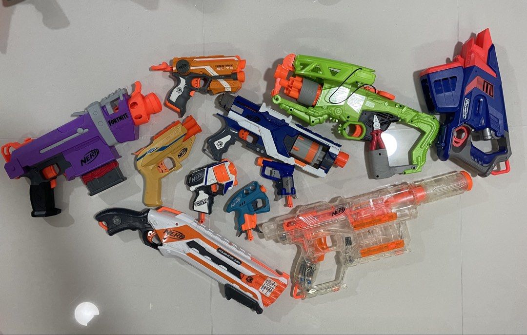 Nerf bundle assorted (Category: Action & Battle Toys) located in Singapore. Submitted by soulofvintage (Listing ID 1465292076, Image 1). Description: Selling as it is Some works some not Gd for display n parts.
