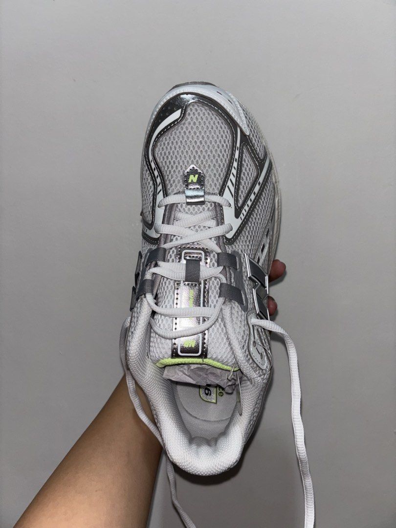 New Balance 1906R Silver White Grey (Category: Sneakers) located in Dumaguete. Submitted by shopcee (Listing ID 1465294613, Image 3). Description: New Balance 1906R Size: 7 25cm (Wide Fit) Original box included RFS: Wrong size MOP: Gcash or Gotyme .