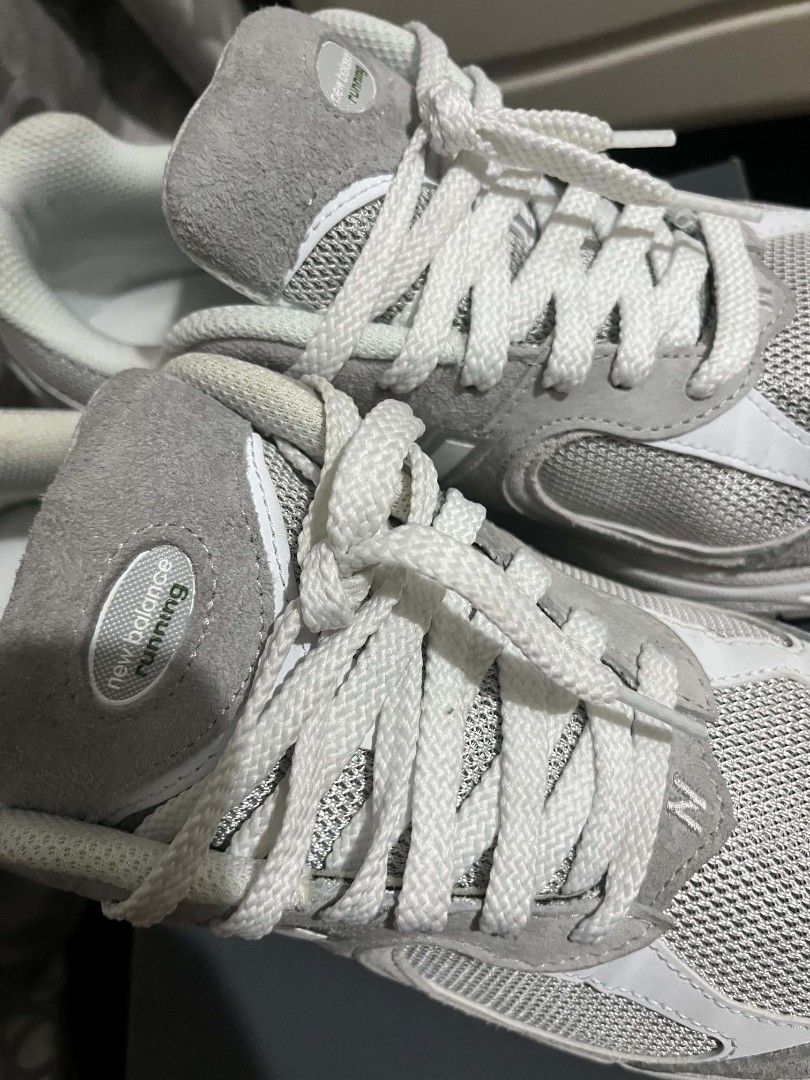 New Balance 2002R Rain Cloud (Category: Sneakers) located in Manila. Submitted by yebamonke (Listing ID 1464611768, Image 2). Description: For sale New Balance 2002R Rain Cloud Size 8.5 US Like new condition Complete with box and receipt Dm for more infos.