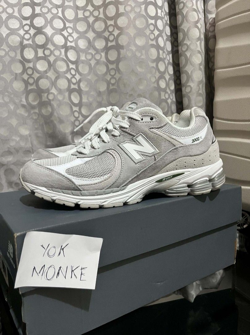 New Balance 2002R Rain Cloud (Category: Sneakers) located in Manila. Submitted by yebamonke (Listing ID 1464611768, Image 1). Description: For sale New Balance 2002R Rain Cloud Size 8.5 US Like new condition Complete with box and receipt Dm for more infos.