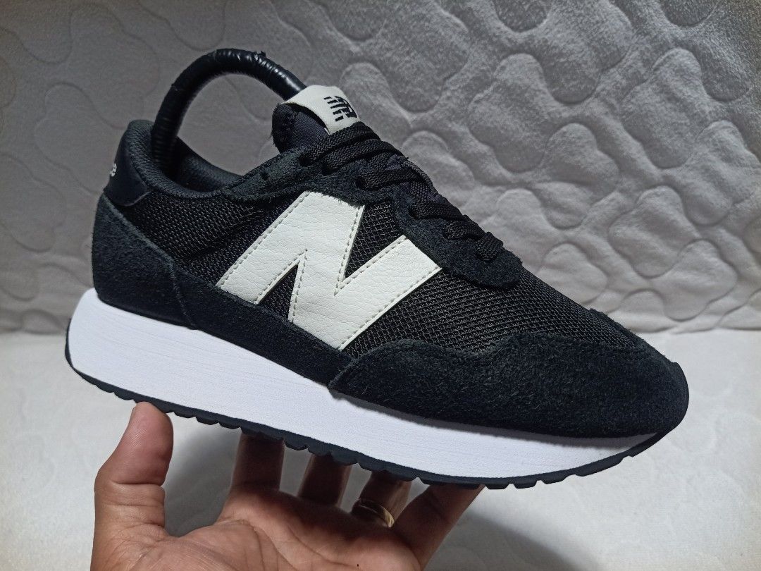NEW BALANCE 237🔥 (Category: Sneakers) located in Mandaue City. Submitted by ungria_urban_treasures (Listing ID 1465332870, Image 2). Description: ORIGINAL 💯 PRELOVED , SECONDHAND👟 CLICK THE PICTURE FOR DETAILS CAN SHIP NATIONWIDE PAYMENT FIRST KUNG SHIPPING PARA PANATAG KAYU PWEDE VIDEO CALL OR VOUCH NYU PO AKU 📌 PERO PWEDE COD KUNG CEBU AREA MESSAGE ME FOR MORE DETAILS 😊🙏.