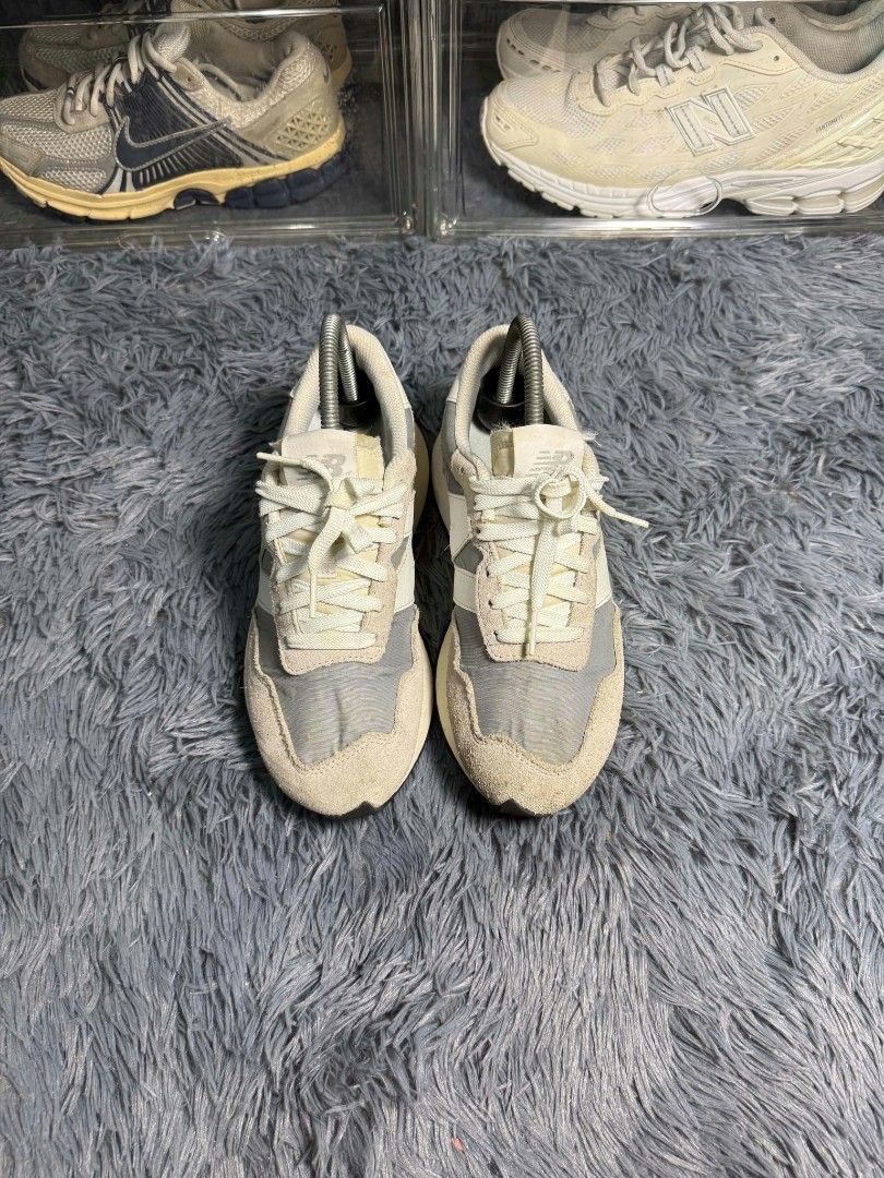 NEW BALANCE 237 "RAIN CLOUD" (Category: Sneakers) located in Candelaria. Submitted by worn_gallerie (Listing ID 1465289772, Image 2). Description: NEW BALANCE 237 SIZE 7.5 US WOMENS GOOD CONDITION ₱999 ONLY.