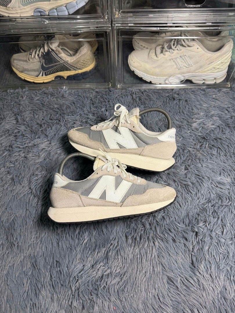 NEW BALANCE 237 "RAIN CLOUD" (Category: Sneakers) located in Candelaria. Submitted by worn_gallerie (Listing ID 1465289772, Image 1). Description: NEW BALANCE 237 SIZE 7.5 US WOMENS GOOD CONDITION ₱999 ONLY.