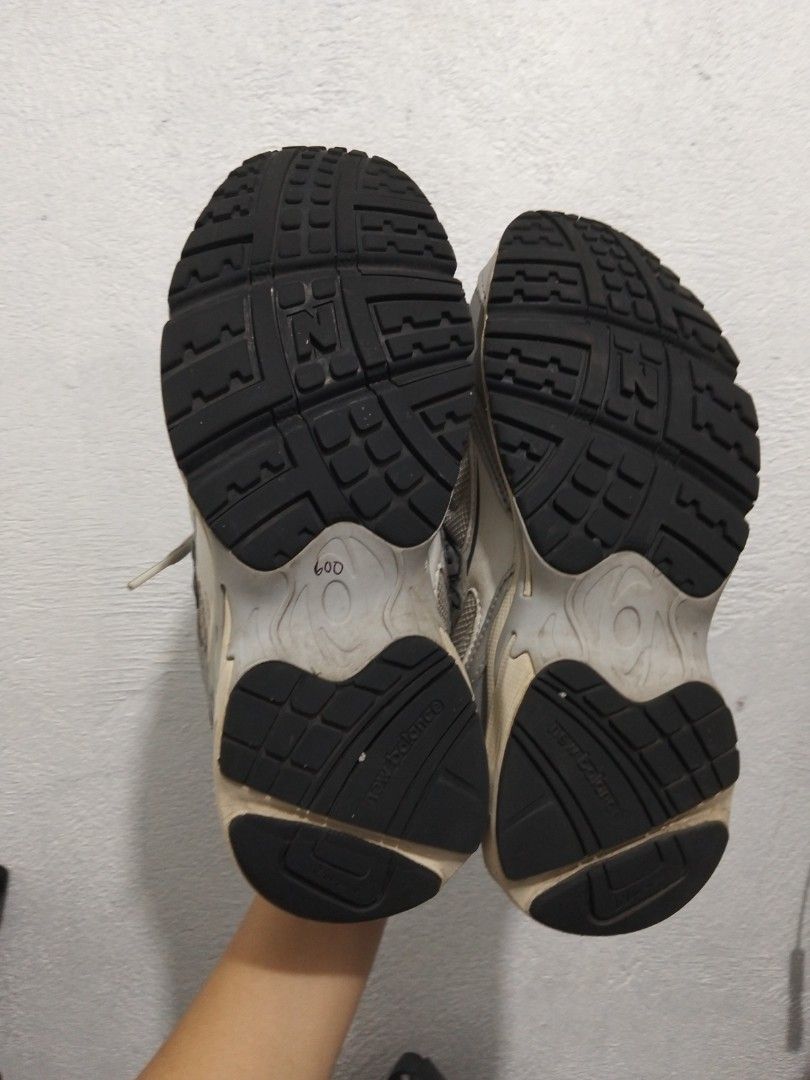 New Balance 725 (Category: Sneakers) located in El Salvador. Submitted by francheskaukayukay (Listing ID 1465206063, Image 3). Description: .