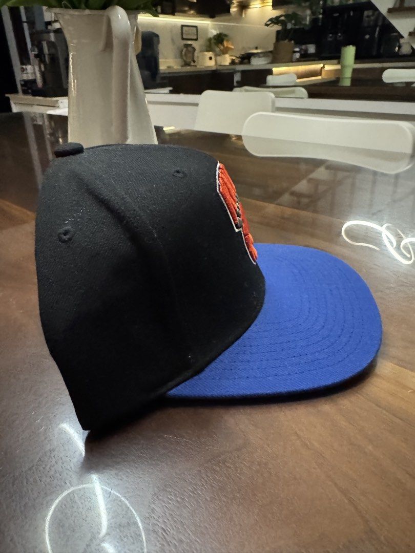 NEW YORK KNICKS (Category: Caps & Hats) located in Cavite. Submitted by jabowakeeezzzz (Listing ID 1465306628, Image 2). Description: For sale Mitchell & ness New york knicks Same as new .