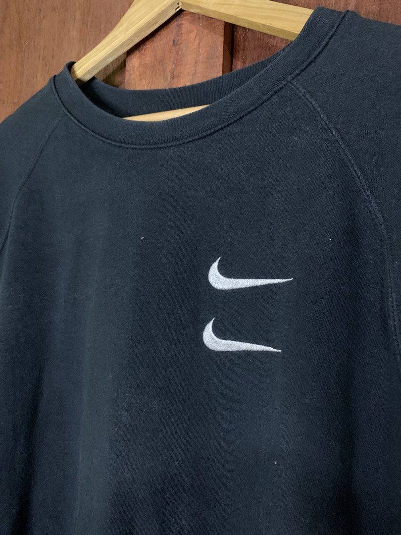 Nike (Category: Coats, Jackets and Outerwear) located in Quezon. Submitted by jaydrakethrift (Listing ID 1465320139, Image 3). Description: No issue need wash .