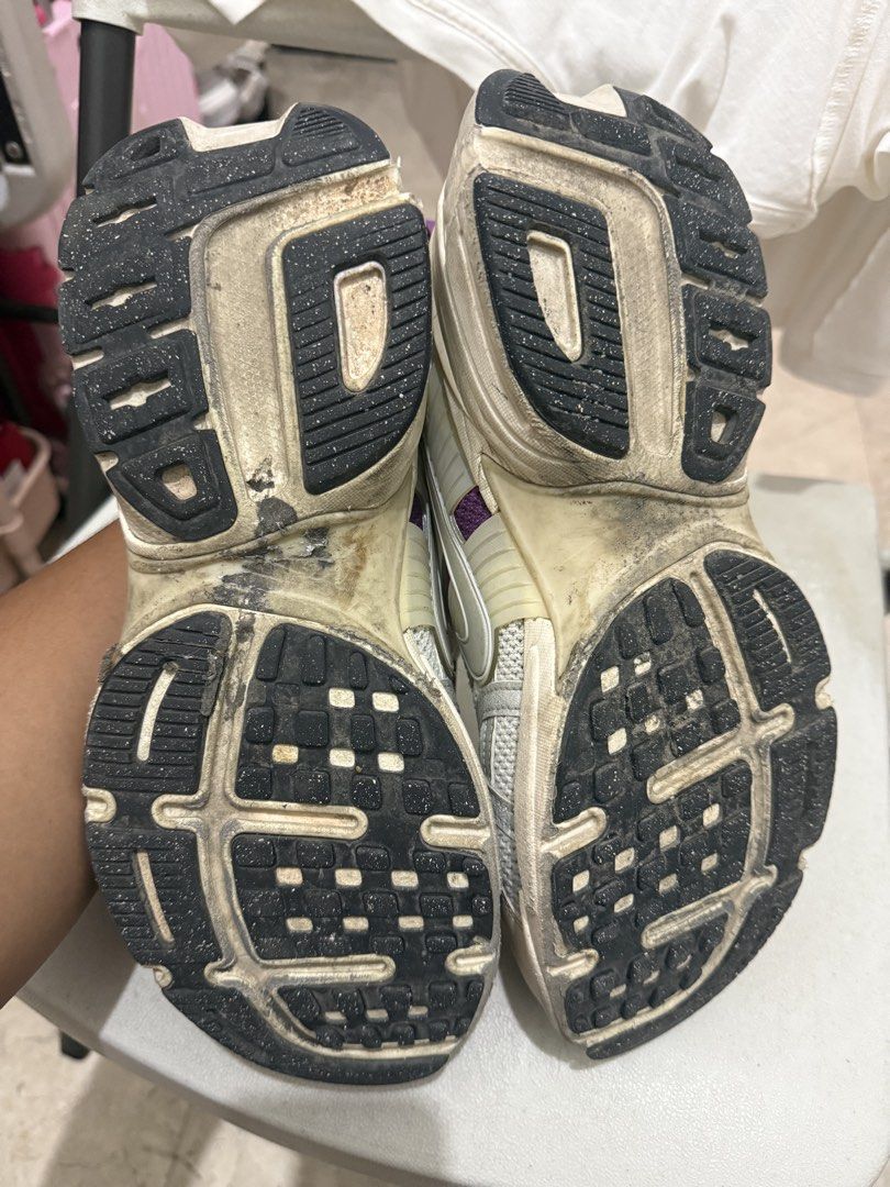 NIKE (Category: Casual Shoes) located in Manila. Submitted by zennzero (Listing ID 1465325709, Image 3). Description: size 9.5 mens size 11 womens negotiable never pinang takbo ship nalang if malayo sampaloc, manila.