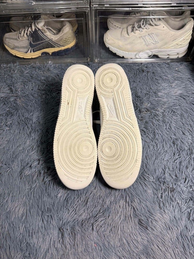 NIKE AF1 X SUPREME LOW TRIPLE WHITE (Category: Sneakers) located in Candelaria. Submitted by worn_gallerie (Listing ID 1465291104, Image 3). Description: NIKE AF1 SUPREME SIZE 11 US MENS GOOD CONDITION NEEDS CLEAN ₱1,899 ONLY.
