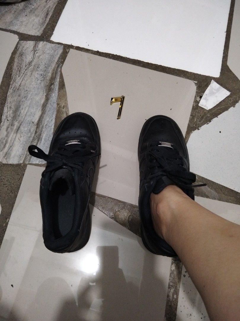 Nike Air (Category: Sneakers) located in El Salvador. Submitted by francheskaukayukay (Listing ID 1465246861, Image 1). Description: .