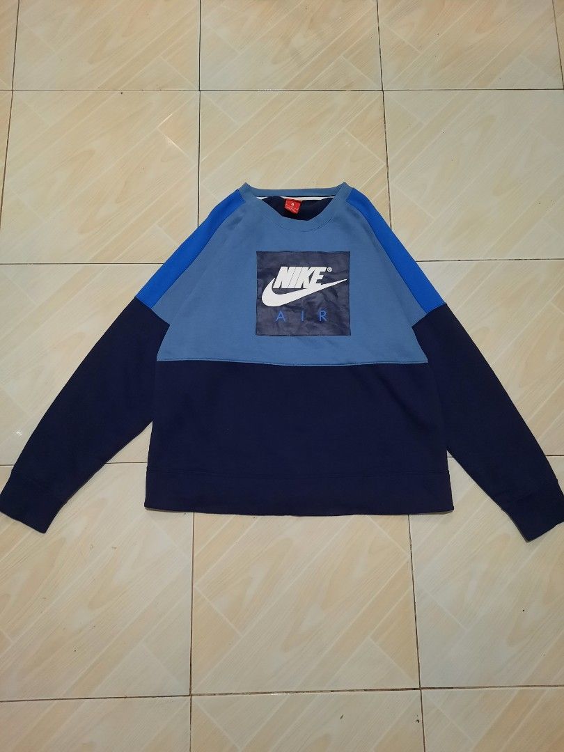 nike air sweater (Category: Activewear) located in Tarlac. Submitted by thryftstash (Listing ID 1465380412, Image 1). Description: dimes: 27.5 - 24 xl on tag issue: none sf not included tarlac loc j&t and lbc courier.