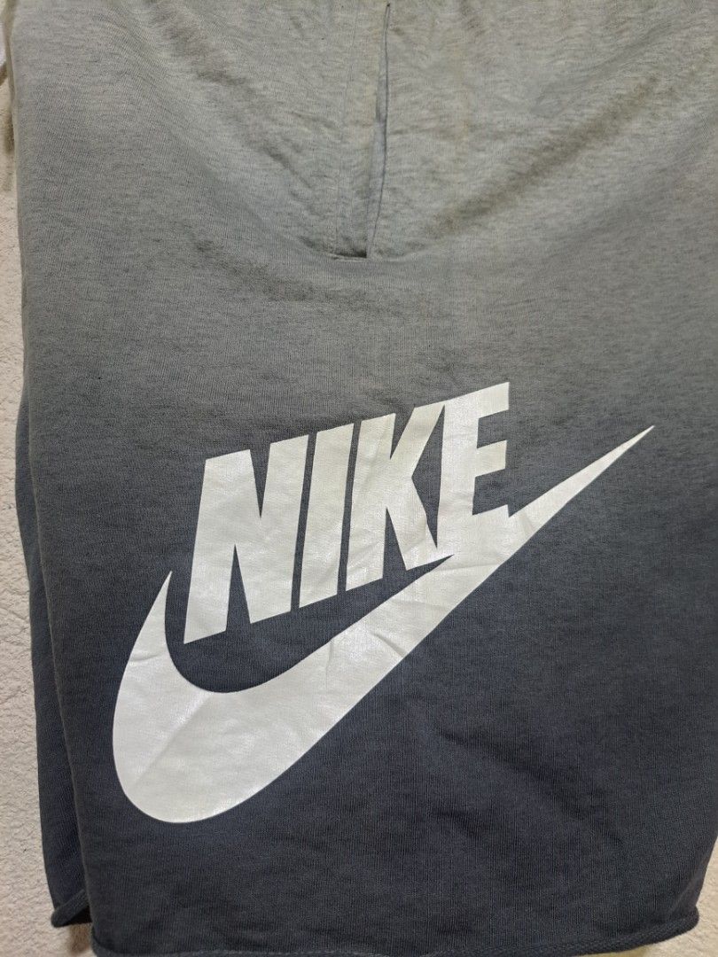 Nike Alumni Short (Category: Shorts) located in Dumaguete. Submitted by jayarbajad49160 (Listing ID 1465341750, Image 3). Description: Nike Alumni Short Authentic/Original - 600 add sf Very Good Condition Color rate:9.2/10 Issue: Minimal yellowing/ Cut tags pero 100% authentic Measurements Width:32 Length:20.5 Loc dumaguete city visayas.