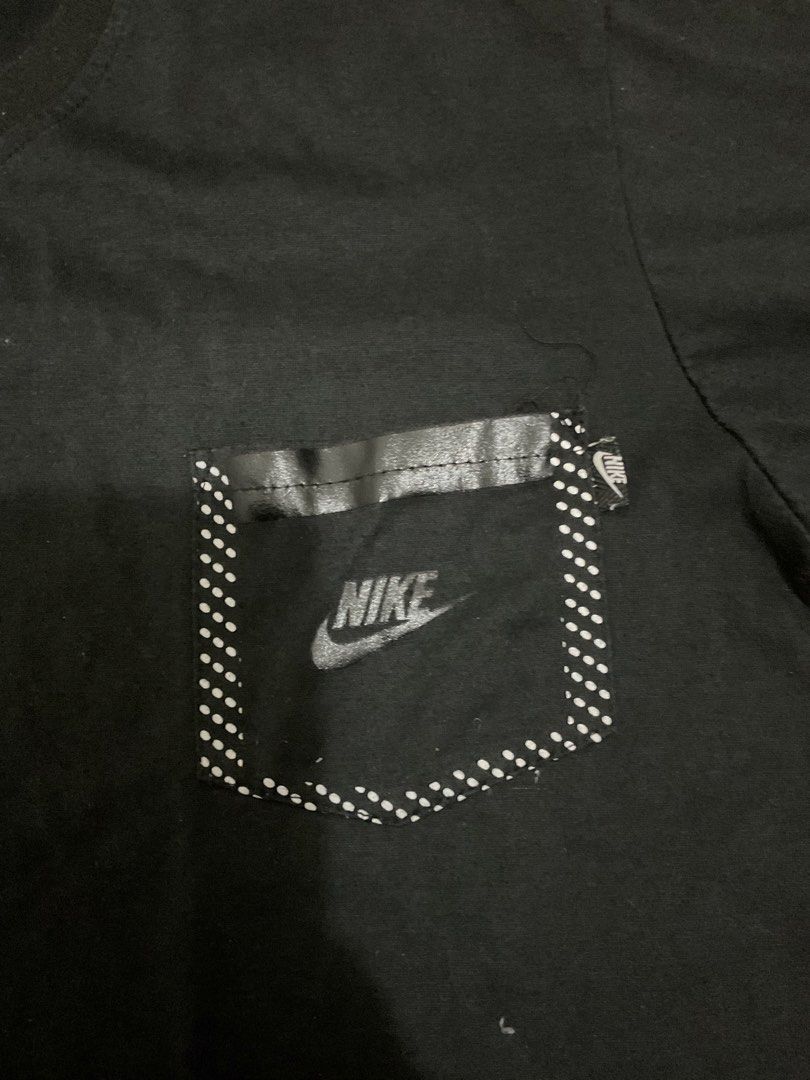 NIKE Black Shirt (Category: Tshirts & Polo Shirts ) located in Cavite. Submitted by alexberras (Listing ID 1465340247, Image 2). Description: dm for more info.