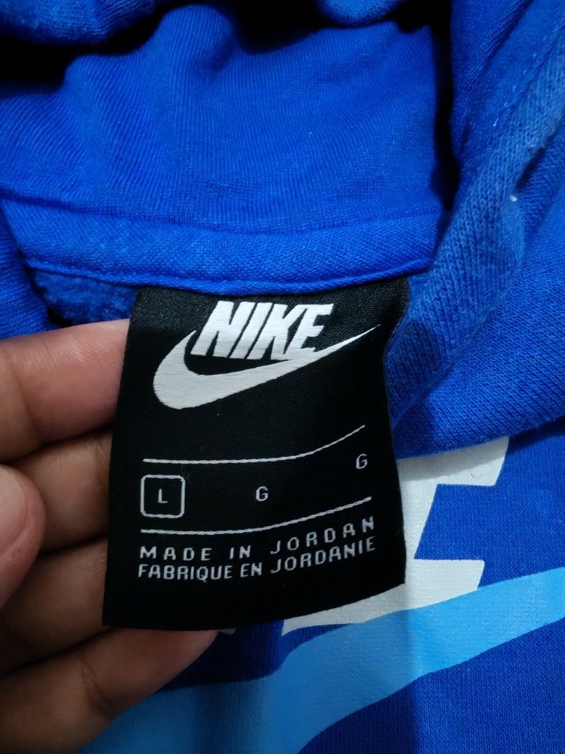 Nike Blue Hoodie Size L (Category: Coats, Jackets and Outerwear) located in Rizal. Submitted by lovelyjhenmendejar27-75220 (Listing ID 1465273918, Image 2). Description: preloved like new large kids 9-10 Yr old 550 only location :upper Antipolo pick up /lalamove j&t.