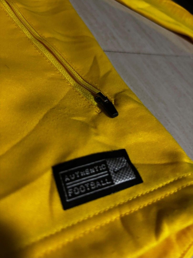 Nike BRASIL TRACK JACKET 2018 World Cup Anthem (Category: Coats, Jackets and Outerwear) located in Quezon City. Submitted by fritzyurii (Listing ID 1465278168, Image 3). Description: No issue 21x27.