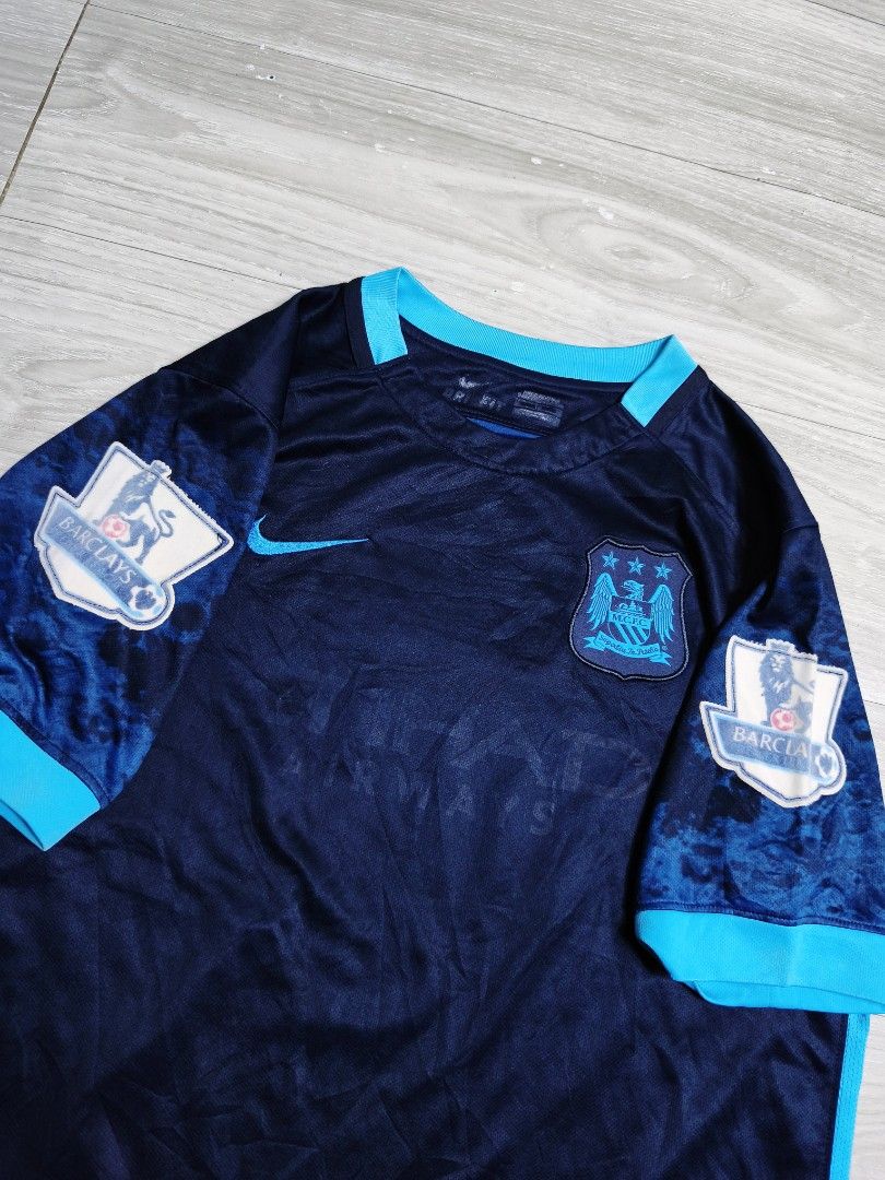 Nike Manchester City Jersey (Category: Activewear) located in Paranaque City. Submitted by pickersform (Listing ID 1465344520, Image 2). Description: - Nike Manchester City jersey size XLyouth Fits Small dimes 19x25 - Official Premier League sleeve patches on both arms - Nike Dri-FIT material for comfort embroidered logos unnoticible fade sponsorship only.